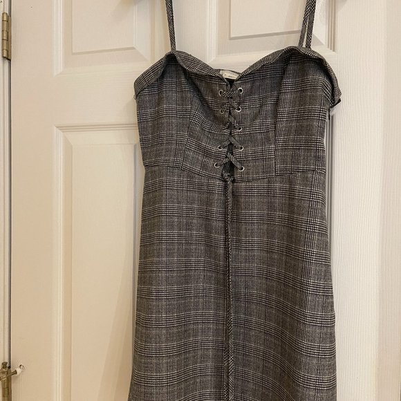 URBAN OUTFITTERS PLAID DRESS IN SIZE 6 - Picture 2 of 3